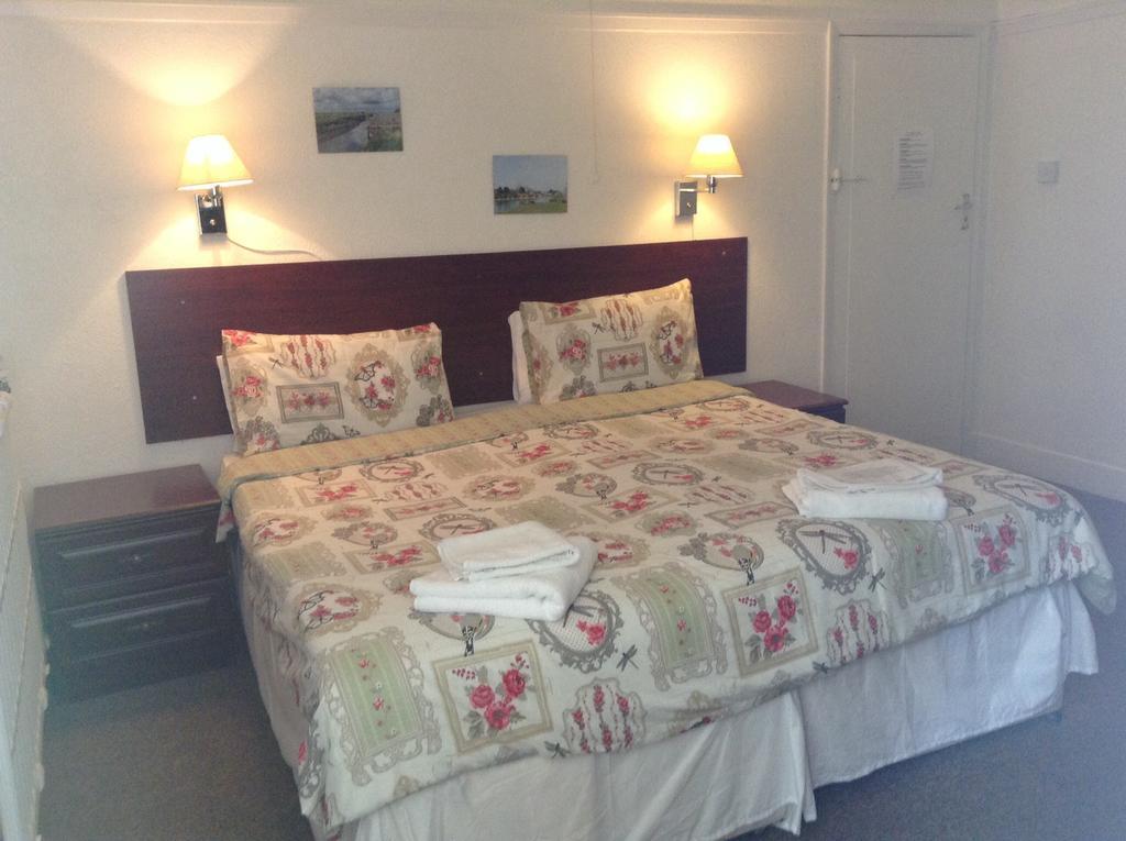 North Parade Seafront Accommodation سكيغنيس الغرفة الصورة